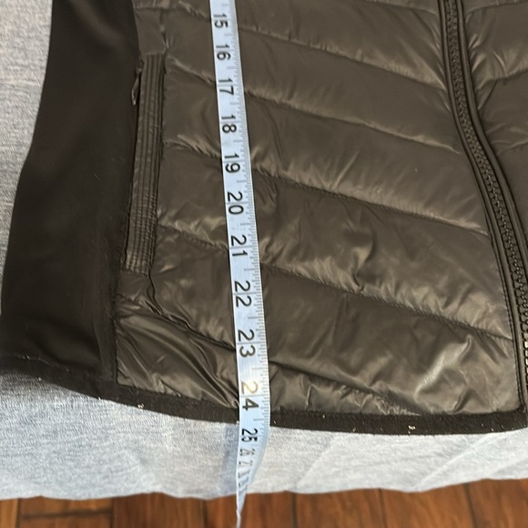 Calvin Klein Women’s XL Turtleneck Black Puffer Vest - Picture 6 of 6